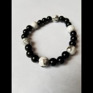 Black/White Swirl Beaded bracelet